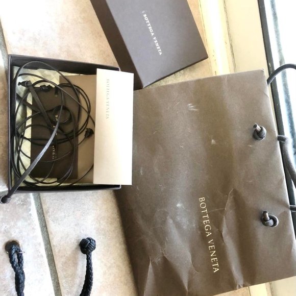 BOTTEGA VENETA Intrecciato Bracelet Black Leather/Silver. Authentic - Picture 2 of 6